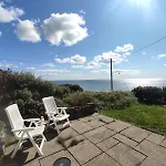 Large Seaside With Outstanding Views 펜션