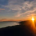Large Seaside With Outstanding Views 펜션 *