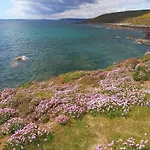 펜션 Large Seaside With Outstanding Views Gyleen
