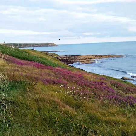 Large Seaside With Outstanding Views Gyleen