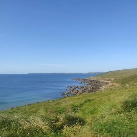 Large Seaside With Outstanding Views 펜션